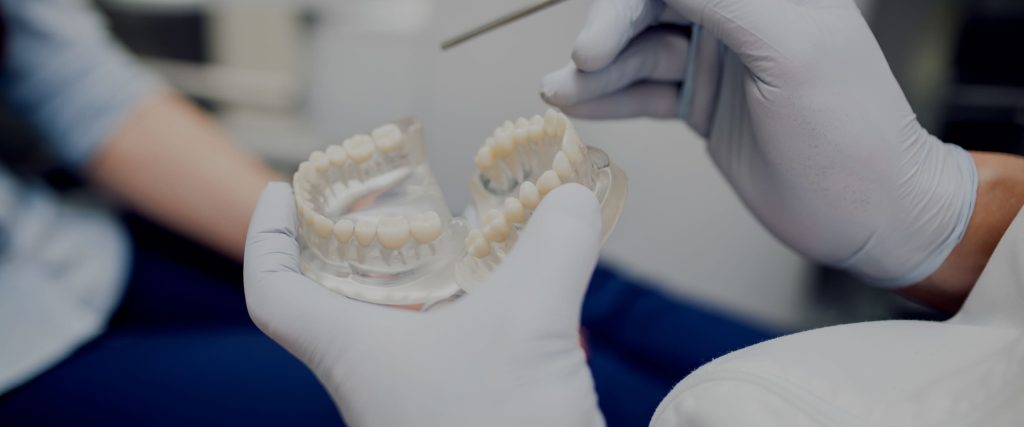 Read more about the article Removable Partial Dentures vs Removable Full Dentures